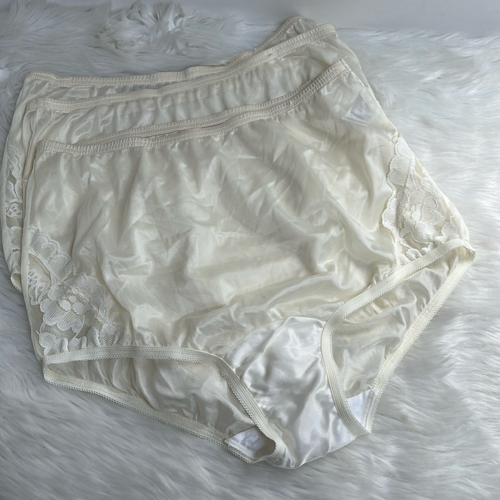 Vanity Fair Bundle of 3 Body Women’s Nylon Granny Panties  Lace Size 6 New